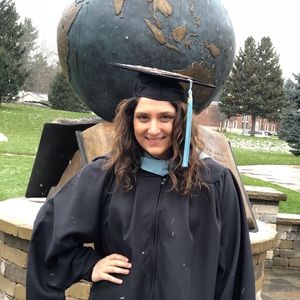 Meet your Posher, Caitlin